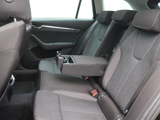 Skoda OCTAVIA Combi 1.4 TSI iV PHEV Business Edition Plus 204PK DSG SOH 92%, Trekhaak, Head-Up Display, Memorystoel, 17" LM Velgen, Voorruitverwarming, Stoel-Stuurverwarming, PDC voor en achter