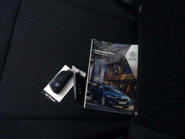 Skoda OCTAVIA Combi 1.0 e-TSI Business Edition Airco ECC Navi Carplay PDC VA DAB+ Full LED Cruise Control