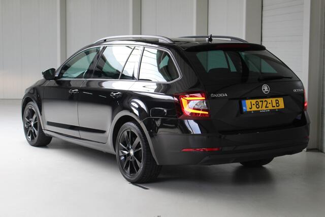 Skoda OCTAVIA Combi 1.0 TSI Greentech Sport Business Trekhaak | Navigatie | DAB Radio |