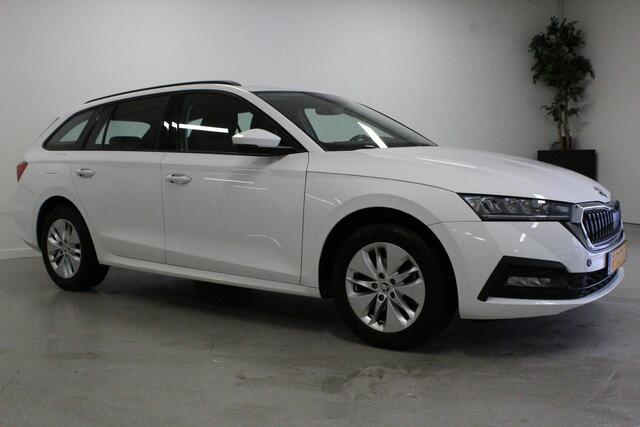 Skoda OCTAVIA Combi 1.0 e-TSI Ambition | TREKHAAK | CLIMA | 16'LMV | CRUISE | NAVIGATIE | PDC-A | CARPLAY | DAB-RAD |