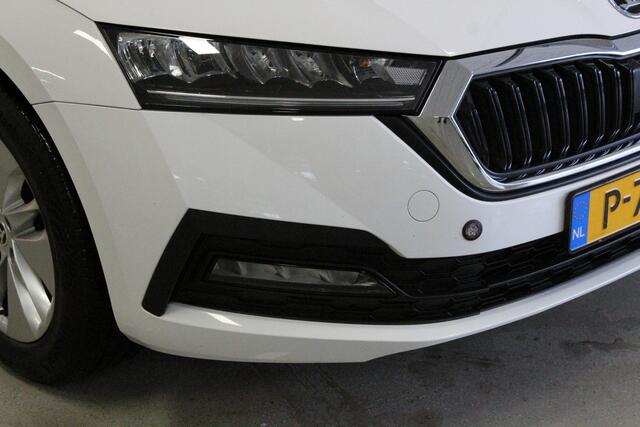 Skoda OCTAVIA Combi 1.0 e-TSI Ambition | TREKHAAK | CLIMA | 16'LMV | CRUISE | NAVIGATIE | PDC-A | CARPLAY | DAB-RAD |