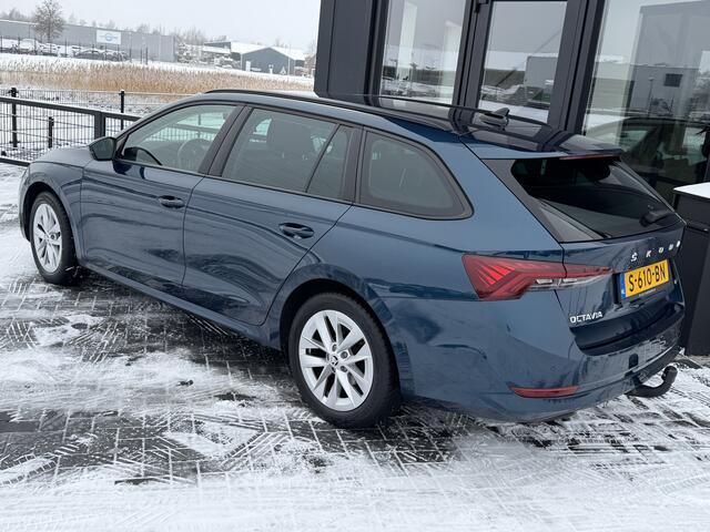 Skoda OCTAVIA Combi 1.0 e-TSI Business Edition Verw. stuur & stoelen | Trekhaak | Compleet!