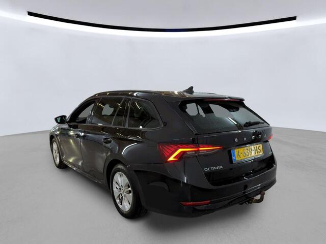Skoda OCTAVIA Combi 1.0 e-TSI Sport Automaat | TREKHAAK | STUURVERW. |