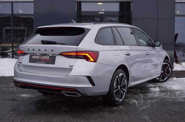 Skoda OCTAVIA Combi 1.4 TSI RS iV 245pk/ Sportstoelen elektr./ ACC/DCC/ Navi/ Head-up/Standverwarming/Camera/AppConnect