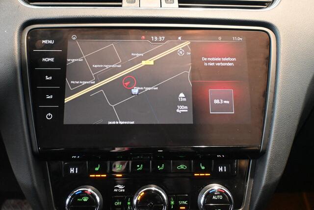 Skoda OCTAVIA 1.0 TSI Greentech Style Business Automaat Navigatie Carplay Stoelverwarming Inruil Mogelijk!