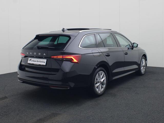 Skoda OCTAVIA Combi 1.5TSI/150PK MHEV Selection DSG · Panoramadak · Navigatie · Apple/Android · Garantie t/m 11-03-2029 of 60000km.