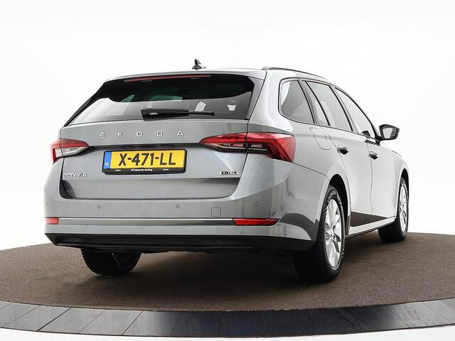 Skoda OCTAVIA Combi 1.0 e-TSI 110pk DSG Business Edition · Apple/Android Car Play · P-Sensoren · Cruise Control · Elek. Achterklep · 16'' Inch · Garantie t/m 01-01-2028 of 100.000km