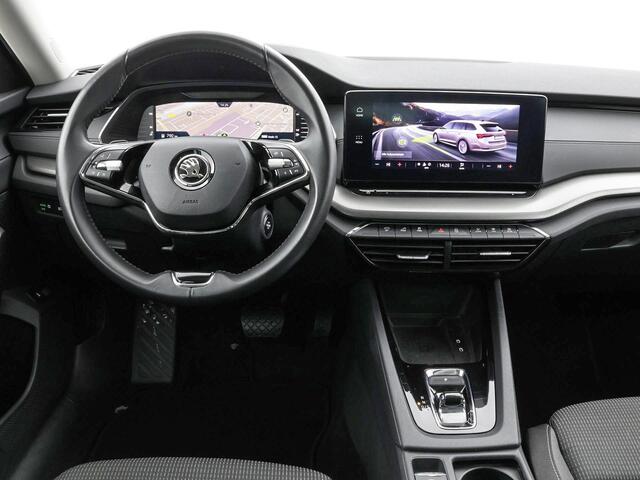 Skoda OCTAVIA Combi 1.0 e-TSI 110pk DSG Business Edition · Apple/Android Car Play · P-Sensoren · Cruise Control · Elek. Achterklep · 16'' Inch · Garantie t/m 01-01-2028 of 100.000km