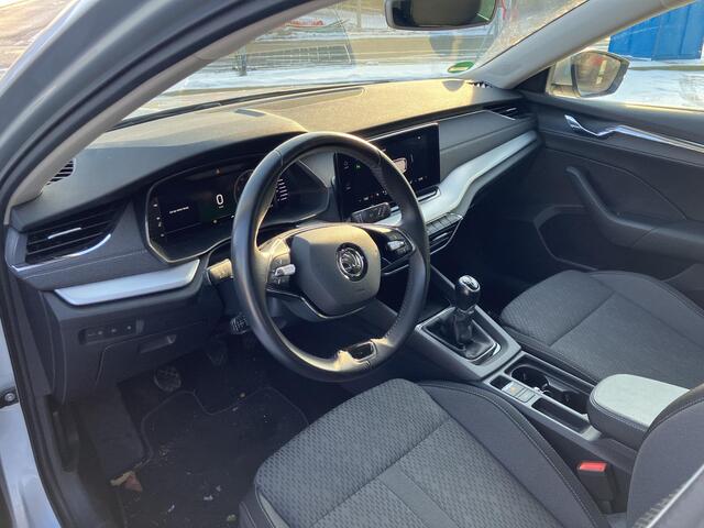 Skoda OCTAVIA Combi 1.5 TSI First Edition , Trekhaak, Navi, Clima, Adap.Cruise, Stoelverwarming, Apple Carplay, Android Auto, Elektrisch Achterklep, LMV 17 Inch, PDC, LKA