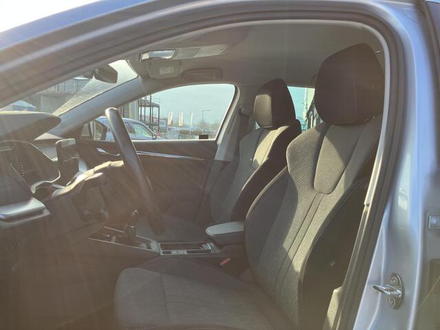 Skoda OCTAVIA Combi 1.5 TSI First Edition , Trekhaak, Navi, Clima, Adap.Cruise, Stoelverwarming, Apple Carplay, Android Auto, Elektrisch Achterklep, LMV 17 Inch, PDC, LKA