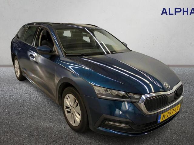 Skoda OCTAVIA Combi 1.0 e-TSI Business Edition Navigatie Apple Carplay/Android Auto Parkeersensoren Adaptive Cruise Control Virtual Cockpit Full Led Climate Control Lichtmetalen velgen