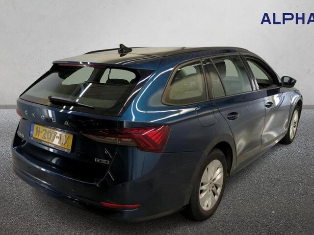 Skoda OCTAVIA Combi 1.0 e-TSI Business Edition Navigatie Apple Carplay/Android Auto Parkeersensoren Adaptive Cruise Control Virtual Cockpit Full Led Climate Control Lichtmetalen velgen