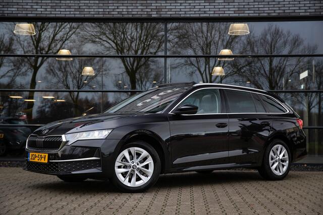 Skoda OCTAVIA Combi 1.5 TSI MHEV Business Edition , Panoramadak, Stuur/stoelverwarming,