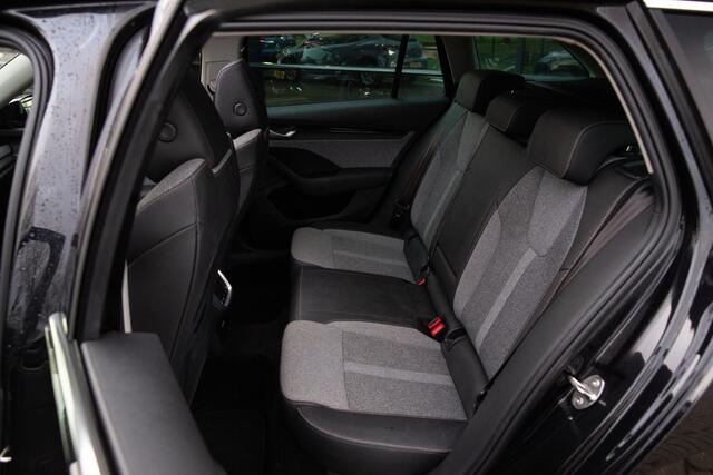 Skoda OCTAVIA Combi 1.5 TSI MHEV Business Edition , Panoramadak, Stuur/stoelverwarming,