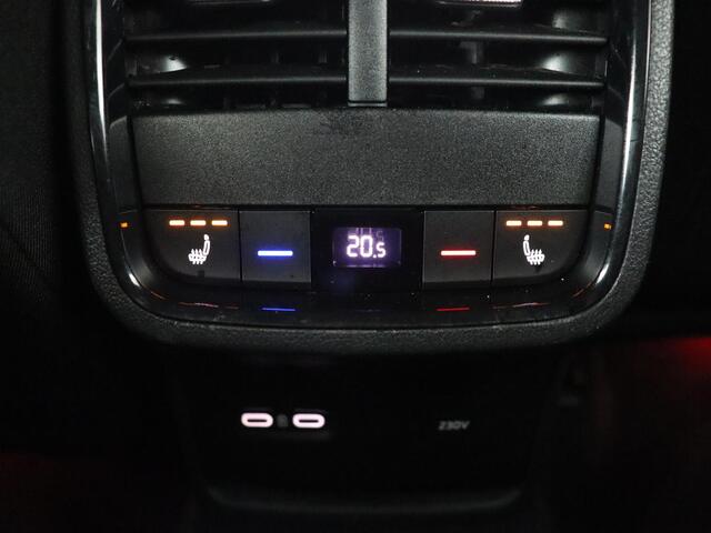 Skoda OCTAVIA 1.4 TSI RS iV PHEV | Stoelverwarming | Head-Up | Matrix LED | Sfeerverlichting | Adaptive cruise | Side Assist | Carplay | Sportstoelen | Achterbankverwarming | Camera | Navigatie | Plug In