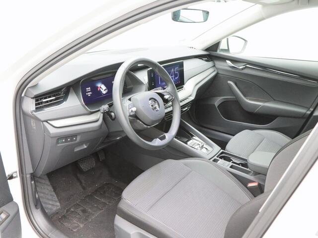 Skoda OCTAVIA Combi 1.4 TSI iV PHEV Business Edition | Cruise Control | Climate Control | Parkeersensoren | Carplay | 17 Inch | 27.323 Km!!