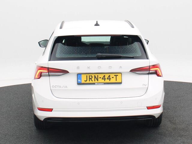Skoda OCTAVIA Combi 1.4 TSI iV PHEV Business Edition | Cruise Control | Climate Control | Parkeersensoren | Carplay | 17 Inch | 27.323 Km!!