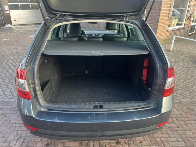 Skoda OCTAVIA Combi 1.0 TSI Greentech Ambition Business AUTOMAAT CARPLAY STOELVERWARMING NAVI