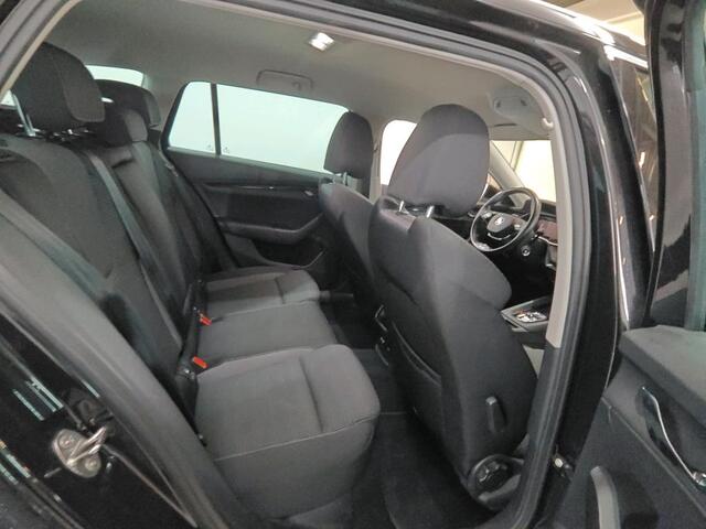 Skoda OCTAVIA Combi 1.4 TSI iV 204pk PHEV Business Edition Virtual Cockpit Navigatie Trekhaak Elektrische achterklep