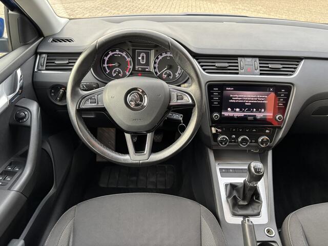 Skoda OCTAVIA Combi 1.0 TSI Greentech Ambition Business / Allseason Banden / Trekhaak / Applecarplay/AndroidAuto /