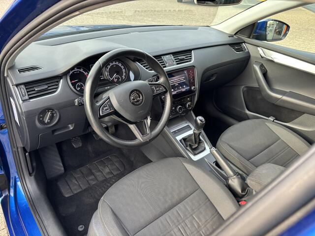 Skoda OCTAVIA Combi 1.0 TSI Greentech Ambition Business / Allseason Banden / Trekhaak / Applecarplay/AndroidAuto /