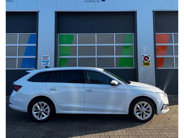 Skoda OCTAVIA Octavia 2022 / CarPlay / Stoelverwarming / Park Assist / 113k km / NL-Auto