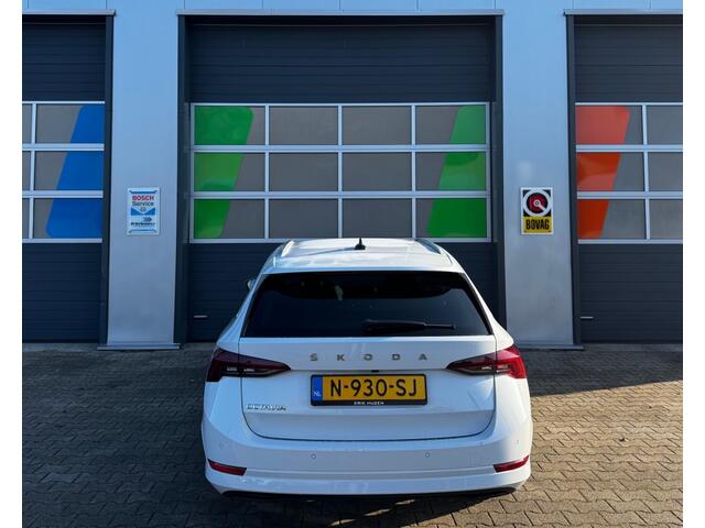 Skoda OCTAVIA Octavia 2022 / CarPlay / Stoelverwarming / Park Assist / 113k km / NL-Auto