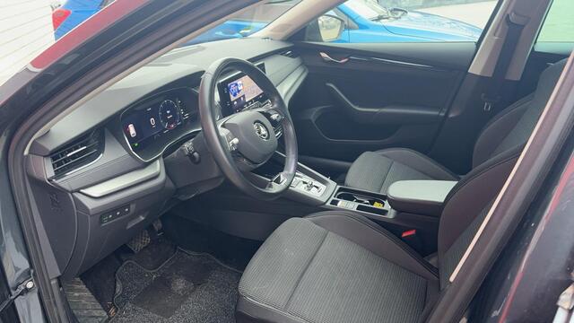 Skoda OCTAVIA Combi 1.0 e-TSI Business Edition AUTOMAAT / TREKHAAK / FULL LED / NAVI / CARPLAY / CLIMA / PDC / BLUETOOTH / CRUISE / NL-AUTO