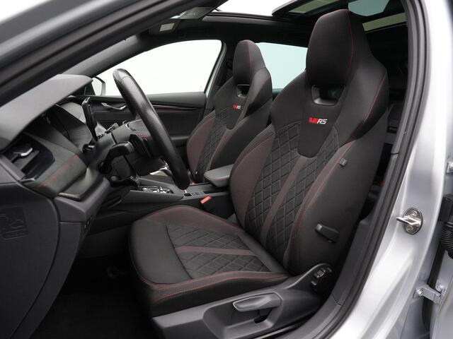 Skoda OCTAVIA Combi 1.4 TSI 245 pk DSG RS iV PHEV Business | Panoramadak | Head-up display | Matrix LED | Stuur-/stoelverwarming | Achteruitrijcamera