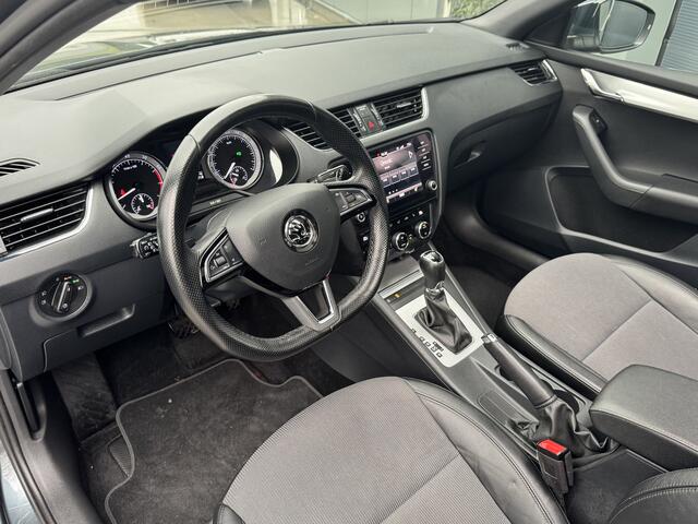 Skoda OCTAVIA Combi 1.5 TSI 150pk DSG Sport Business Panoramadak Stoelverwarming Voorruitverwarming navigatie Apple Carplay