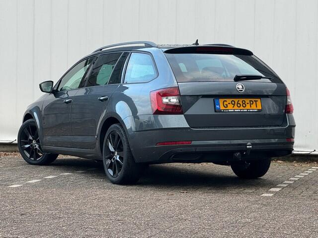 Skoda OCTAVIA Combi 1.0 TSI Greentech Sport Business met Navigatie, Trekhaak, Zwarte hemel, Zwarte Accenten!