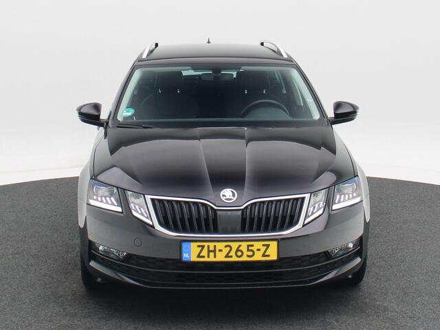 Skoda OCTAVIA Combi 1.0 TSi 115 Pk Automaat Ambition Business | Trekhaak | Navigatie | CarPlay | Stoelverwarming | 17 Inch | 85.572 Km!