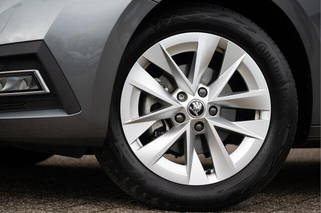 Skoda OCTAVIA Combi 1.0 e-TSI Business Edition | Trekhaak | Camera | Adapt. Cruise | Matrix LED | Navi