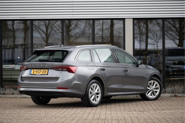 Skoda OCTAVIA Combi 1.0 e-TSI Business Edition | Trekhaak | Camera | Adapt. Cruise | Matrix LED | Navi