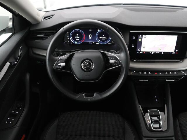 Skoda OCTAVIA 1.0 e-TSI Business Edition | 61.800km NAP | Camera | Carplay | Navigatie | Full LED | Parkeerhulp | Digital Cockpit | Cruise control