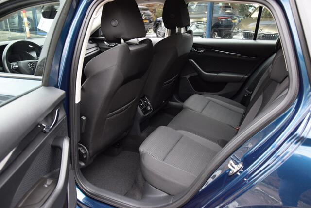 Skoda OCTAVIA Combi 1.4 TSI 150PK iV PHEV Business Edition | Org. NL | BOVAG Garantie | Plug in Hybride | Virtual Cockpit | Navigatie | Full LED | PDC Voor&Achter | Elektrische Kofferklep |