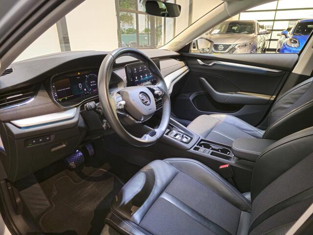 Skoda OCTAVIA Combi 1.4 TSI iV PHEV Business Edition Stoelverwarming voor en achter - Stuurverwarming - Apple Carplay/Android Auto - Dodehoekdetectie - Adaptive Cruise - Trekhaak - Virtual Cockpit -