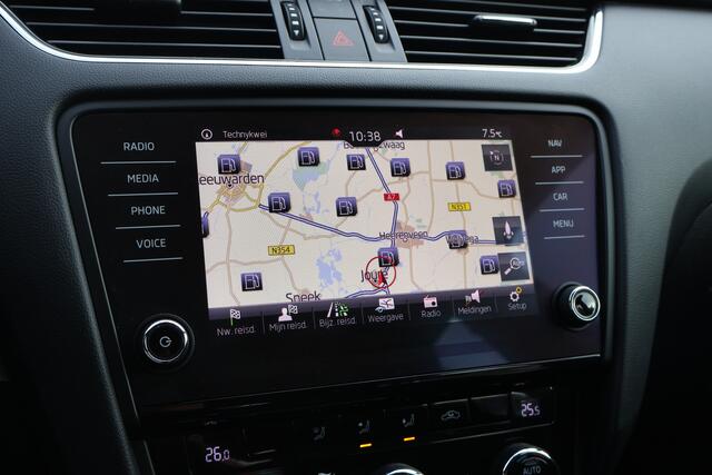 Skoda OCTAVIA Combi 1.0 TSI Greentech Business Edition | Origineel NL | Cruise Control | Navigatie | Trekhaak |