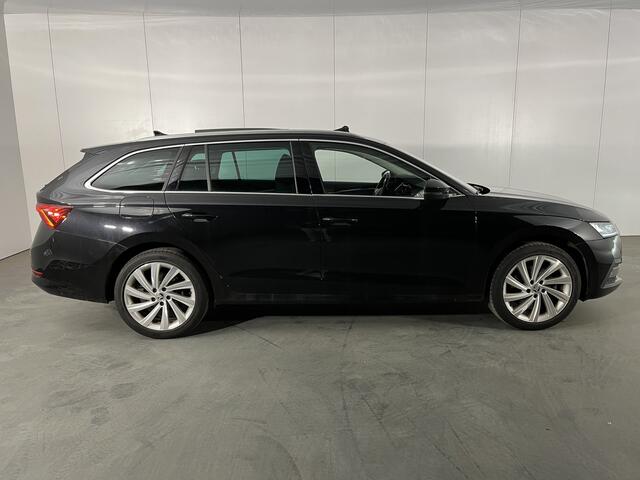 Skoda OCTAVIA Combi 1.4 TSI iV PHEV Style / AUTOMAAT/ PANO/ CAMERA/ PARK. SENSOREN/ DODE HOEK/ MEMORY SEATS/ KEYLESS/ ELEK. ACHTERKLEP/ SMARTLINK/ STOELVERWARM./ ADAPT. CRUISE/ NAVI/ CLIMA/ DAB