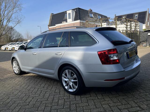 Skoda OCTAVIA Combi 1.0 TSI Greentech Business Edition Carplay, Cruise, Parkeersensoren, LM velgen.