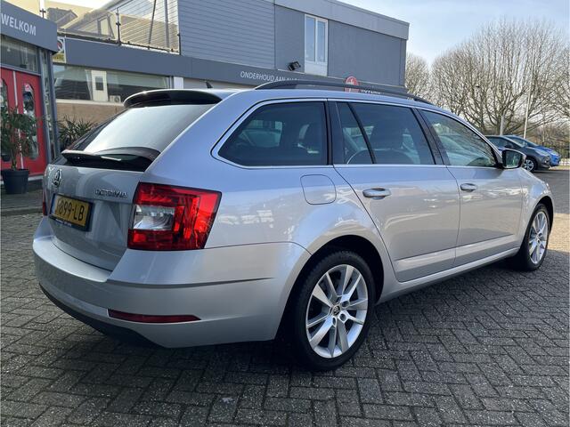 Skoda OCTAVIA Combi 1.0 TSI Greentech Business Edition Carplay, Cruise, Parkeersensoren, LM velgen.