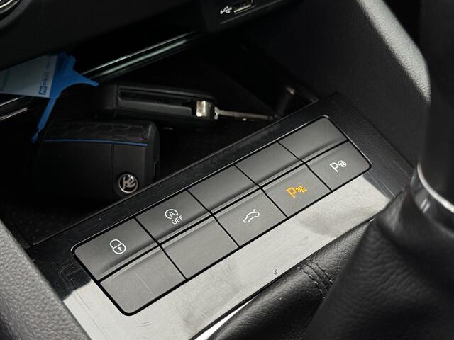 Skoda OCTAVIA Combi 1.0 TSI Greentech Style Business NL-AUTO | PANODAK | TREKHAAK | LUXE BEKLEDING