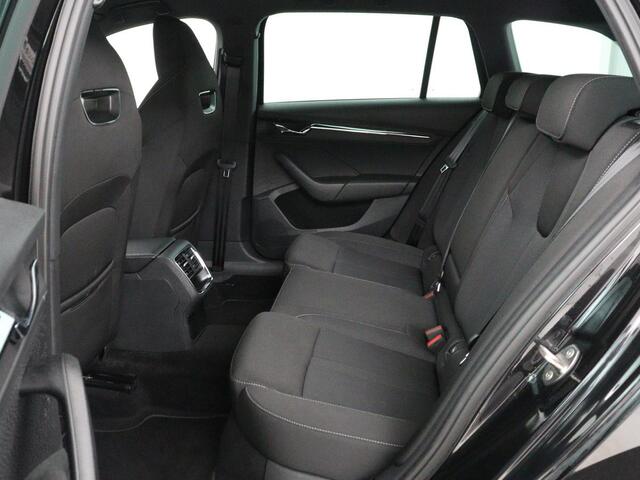 Skoda OCTAVIA 1.4 TSI iV PHEV Sportline | Head-Up | Adaptive Cruise | Carplay | Stoelverwarming | Side Assist | Memory | Navigatie | Full LED | Sfeerverlichting | Canton Sound | PHEV | Plug In