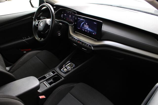 Skoda OCTAVIA Combi 1.0 e-TSI Business Edition Navigatie | Trekhaak | El. achterklep | Cruise Control | Camera