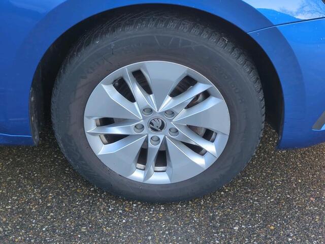 Skoda OCTAVIA Combi 1.0 TSI Business Edition NL-AUTO | LAGE KM STAND