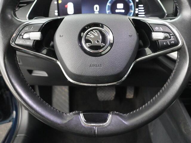 Skoda OCTAVIA 1.4 TSI iV PHEV Business Edition | Stoelverwarming | Trekhaak | Carplay | Keyless | Sfeerverlichting | Navigatie | 18'' | Full LED | Parkeerhulp | Digital Cockpit | Plug In