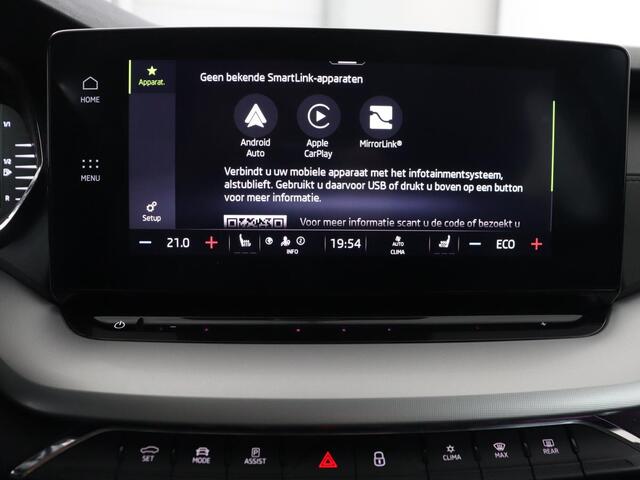 Skoda OCTAVIA 1.4 TSI iV PHEV Business Edition | Stoelverwarming | Trekhaak | Carplay | Keyless | Sfeerverlichting | Navigatie | 18'' | Full LED | Parkeerhulp | Digital Cockpit | Plug In