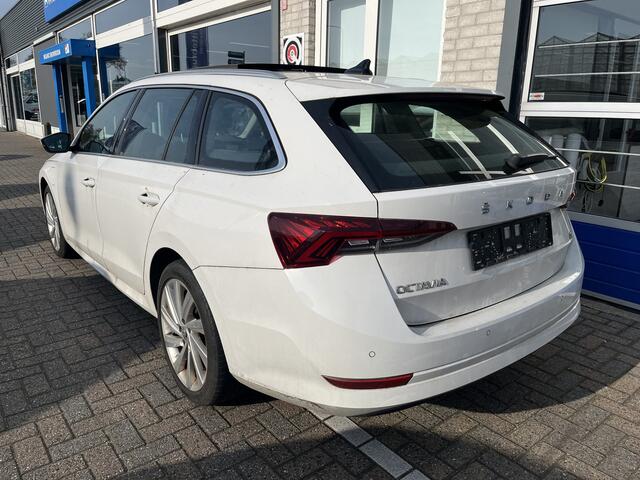 Skoda OCTAVIA Combi 1.4 TSI iV PHEV Life / AUTOMAAT/ PANO/ MEMORY SEAT/ HEAD-UP/ ACC/ DODEHOEK/ PARK.SENSOR.V+A/ STOELVERWARMING/ SMARTLINK/ KEYLESS/ RIJ-MODI/ NAVI/ DAB/ CLIMA/ 18'' LMV