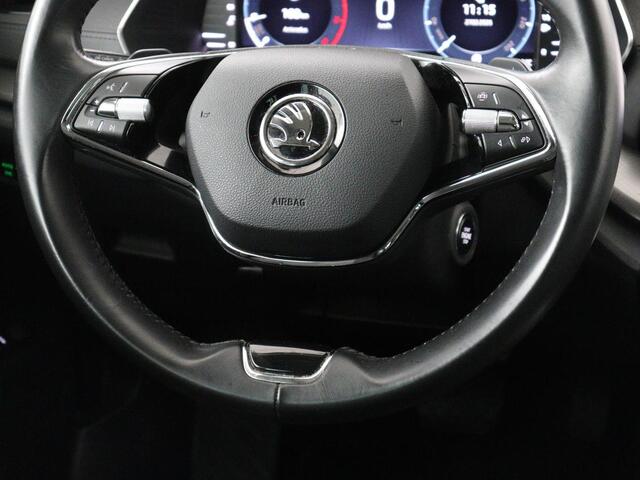 Skoda OCTAVIA 1.0 e-TSI Business Edition | Trekhaak | Carplay | Navigatie | Full LED | Parkeerhulp | Cruise control | Digital Cockpit | Climate control | Getint glas