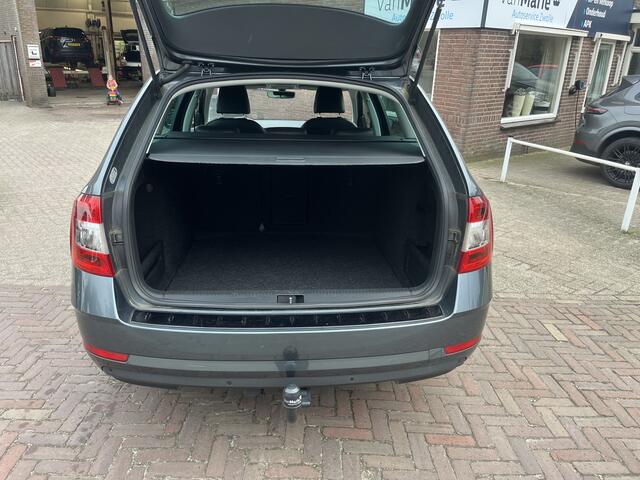 Skoda OCTAVIA Combi 1.0 TSI Greentech Ambition Business AUTOMAAT TREKHAAK STOELVERWARMING CARPLAY